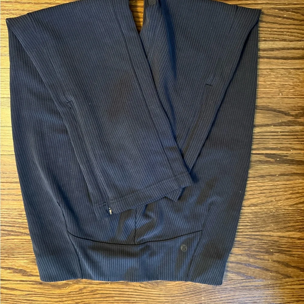 lululemon athletica Black Ribbed softstreme HR crop 25” - Picture 4 of 4